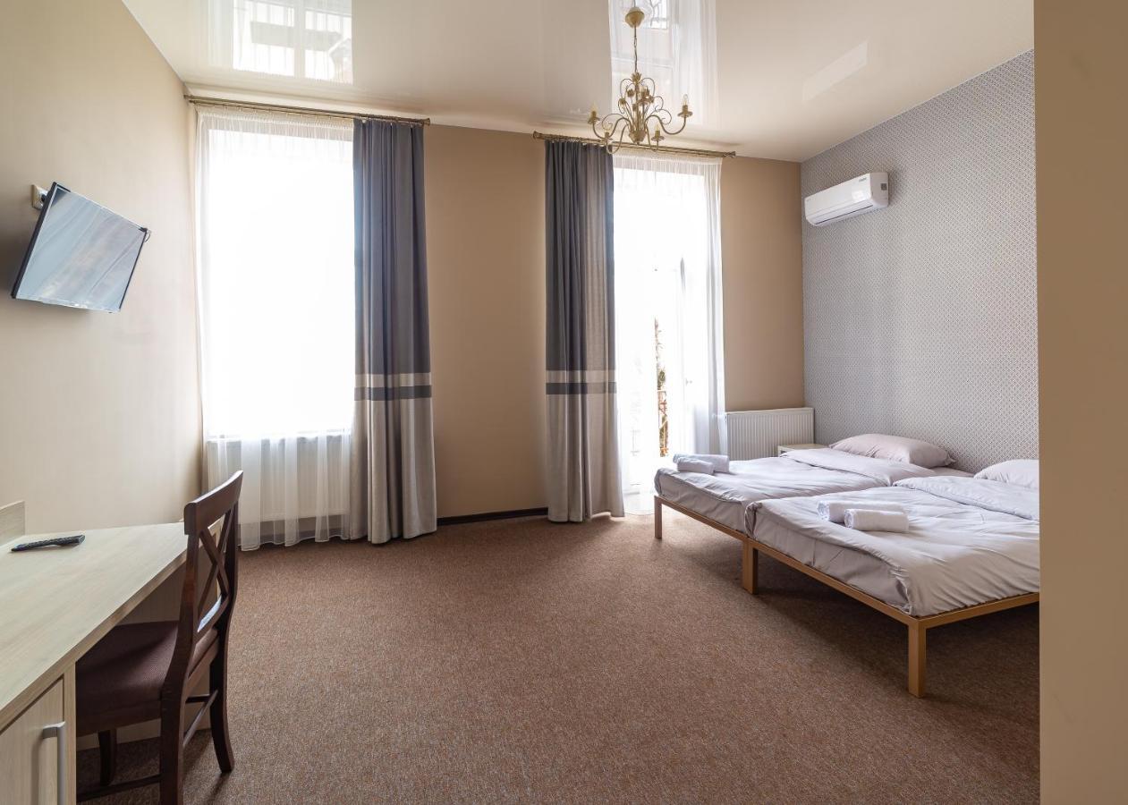 Legrand Hotel Stryi Buitenkant foto